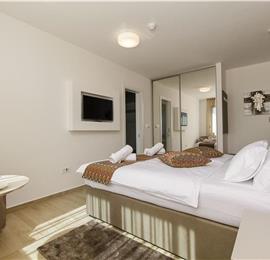 5 bedroom beachfront villa with heated pool near Omis, sleeps 9